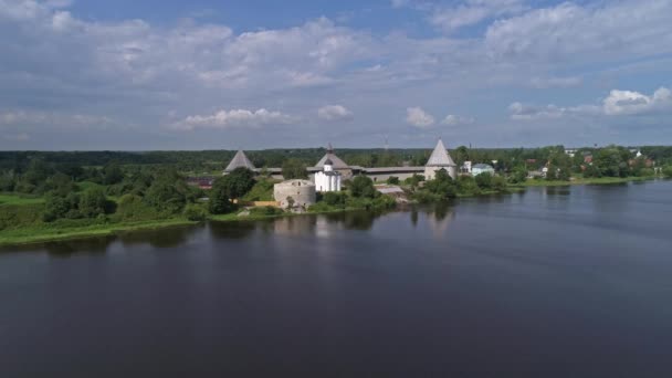 Vlucht Rond Het Staraya Ladoga Fort Aan Volkhov Rivier Rusland — Stockvideo