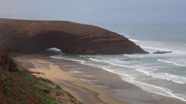 Legzira海滩上的天然拱门 摩洛哥大西洋海岸 — 图库视频影像
