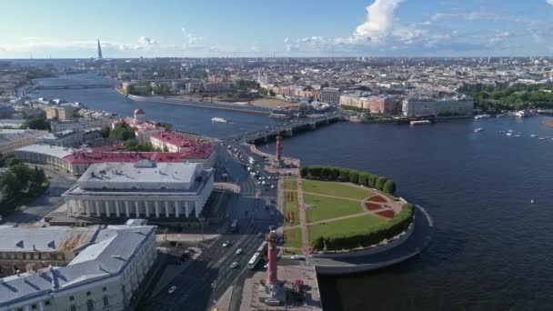 圣彼得堡市中心的空中全景 罗斯罗斯特柱 彼得和保罗福雷斯 — 图库视频影像