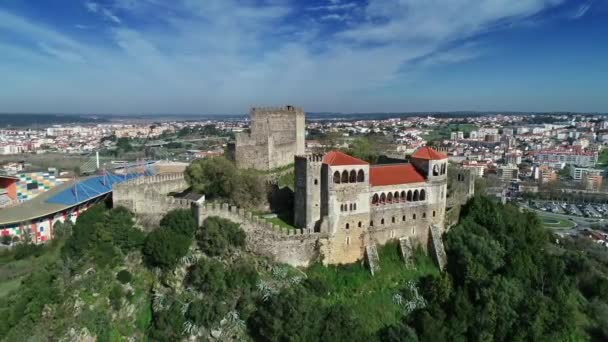 Castillo de Caballeros Templarios Medievales en Leiria — Vídeos de Stock