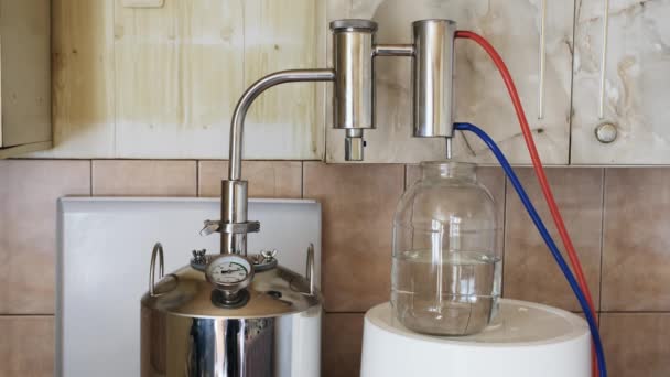 Equipement de distillation d'alcool domestique — Video