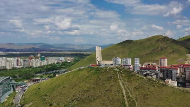 Gedenkteken over Zaisan Tolgoi in Ulaanbaatar — Stockvideo