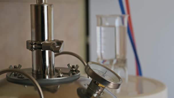 Equipement de distillation d'alcool domestique — Video