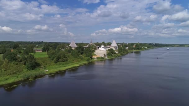 Vuelo Sobre Fortaleza Staraya Ladoga Río Volkhov Rusia — Vídeos de Stock