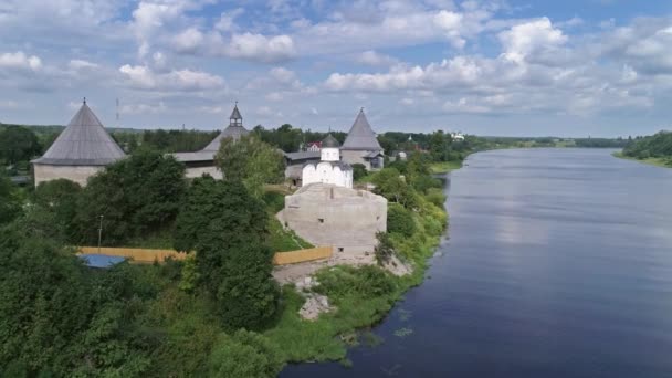 Vuelo Sobre Fortaleza Staraya Ladoga Río Volkhov Rusia — Vídeos de Stock