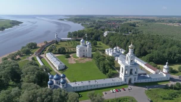 Vue Aérienne Sur Monastère Orthodoxe Masculin George Yuriev Veliky Novgorod — Video