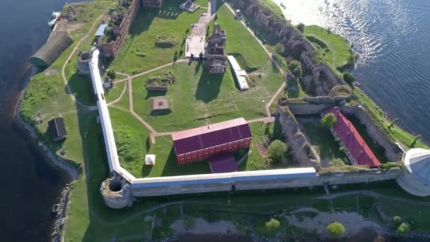 Shlisselburg Kasabası Yakınlarındaki Neva Nehrindeki Oreshek Kalesi Nin Hava Manzarası — Stok video