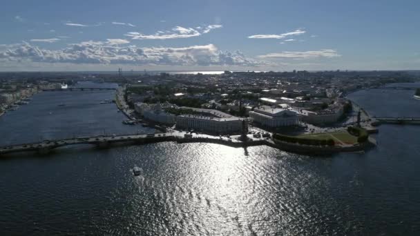 Vlucht Spit Van Vasilyevsky Island Neva River Het Centrum Van — Stockvideo