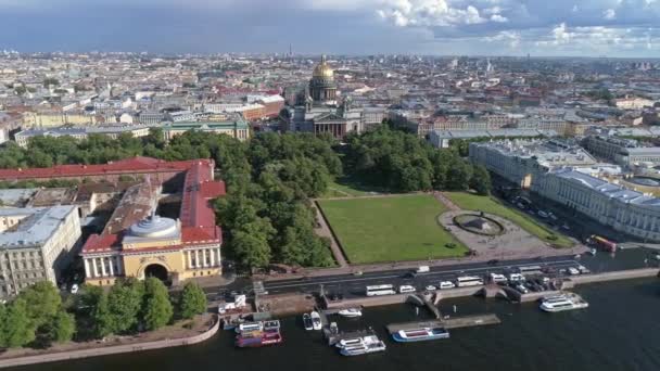 Vlucht Rond Sint Isaak Kathedraal Het Centrum Van Sint Petersburg — Stockvideo