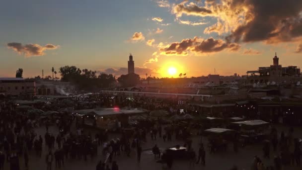 Híres Jemaa Fna Tér Zsúfolt Naplementekor Marrakesh Marokkó Timelapse — Stock videók