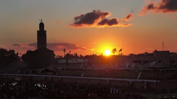 Famosa Plaza Jemaa Fna Llena Gente Atardecer Marrakech Marruecos Timelapse — Vídeos de Stock