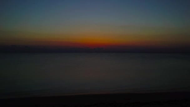 Схід сонця над морем, час сходу — стокове відео