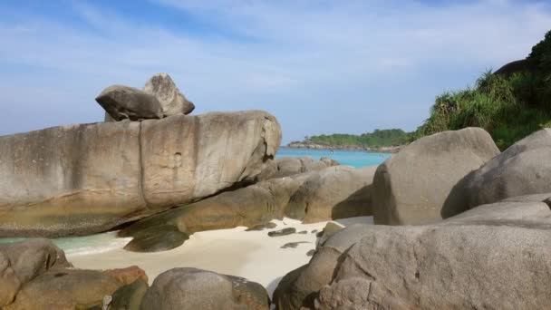 Paisagem Com Praia Rochas Ilhas Similares Tailândia Panorama — Vídeo de Stock