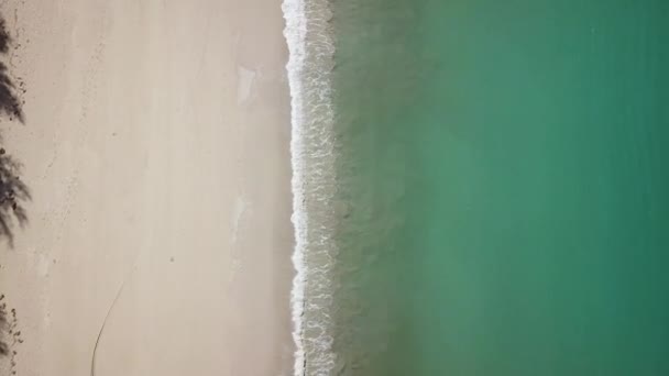 Luftbild Von Schönheit Einsamer Strand Und Meereswellen Thailand — Stockvideo