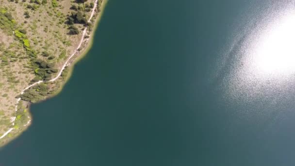 Vista Aérea Sobre Bohinjsko Jezero Entre Montañas Eslovenia Primavera — Vídeos de Stock