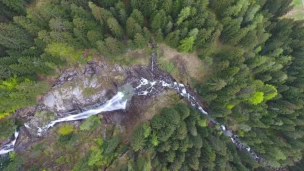 Volando Sobre Cascada Cascata Lares Primavera Italia — Vídeo de stock