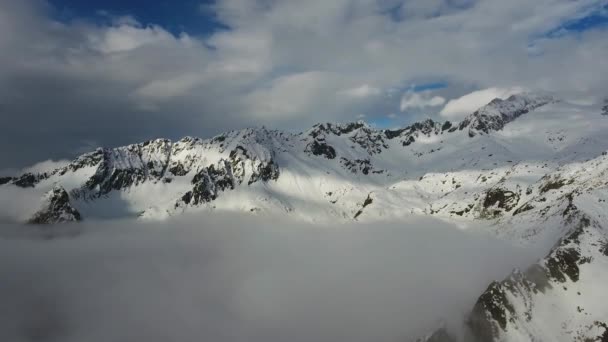 Panorama Snötäckta Berg Moln Flyglandskap Adamello Brenta Italien — Stockvideo