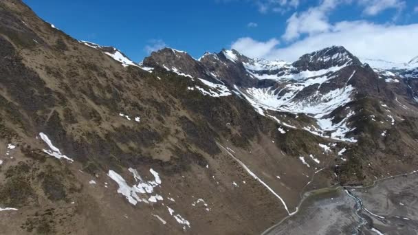 Vista Aérea Sobre Montanhas Cobertas Neve Primavera Suíça Alpes — Vídeo de Stock