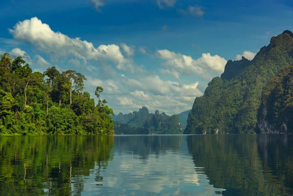 Вид Човна Озері Чіу Лан Національному Парку Хао Сок Таїланд — стокове фото