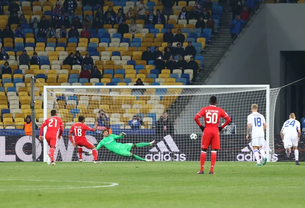 Liga mistrů UEFA: Fc Dynamo Kyjev v. Benfica — Stock fotografie