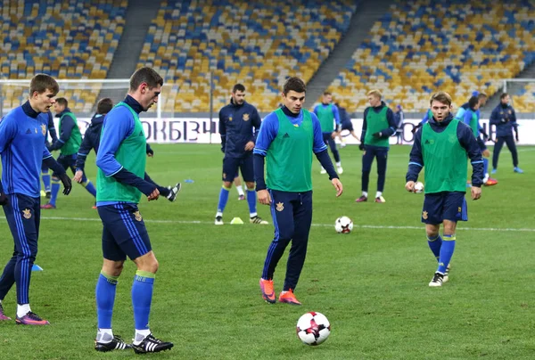 Oturum Kiev Ukrayna Milli Futbol takımının eğitim — Stok fotoğraf