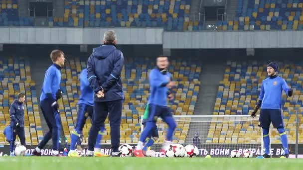 Sessão de treinamento da Equipe Nacional de Futebol da Ucrânia em Kiev — Vídeo de Stock
