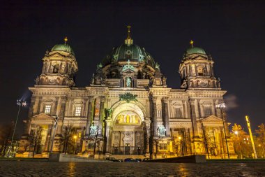 Berlin Cathedral (Berliner Dom) gece, Almanya