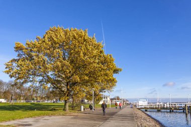 Travepromenade şehirde Lubeck-Travemunde, Almanya