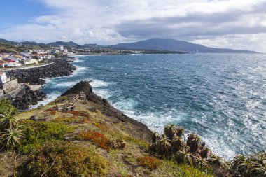 Ponta Delgada ve Atlantik kıyısında Sao Miguel Island, Azor, P