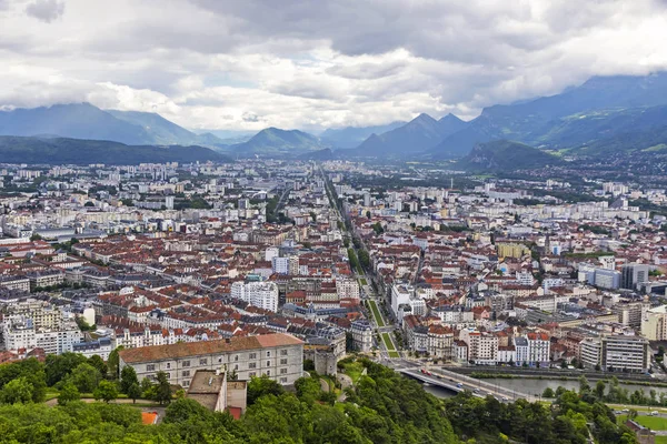 Vista aérea pitoresca da cidade de Grenoble, França — Fotografia de Stock