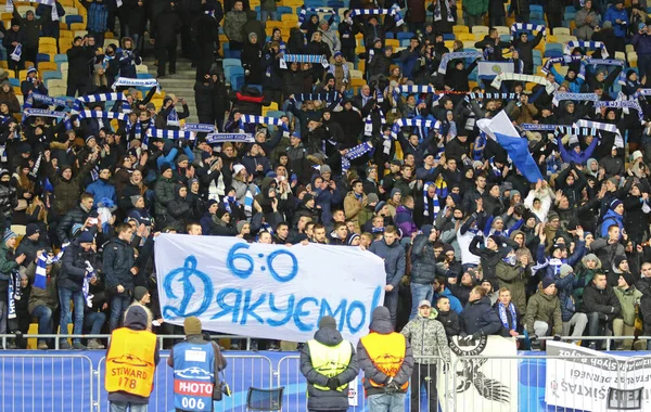 UEFA Champions League juego FC Dynamo Kyiv v Besiktas — Foto de Stock