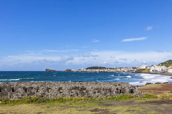Ponta Delgada e la costa atlantica sull'isola di Sao Miguel, Azzorre — Foto Stock