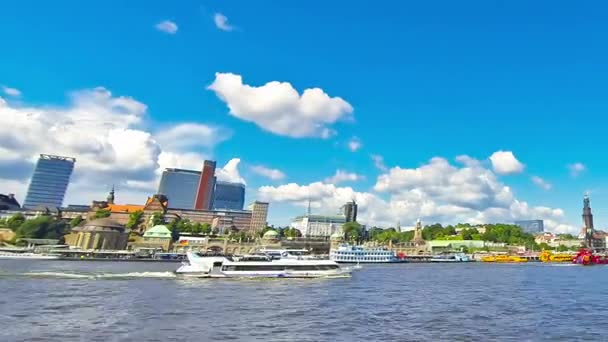 Río Elba en Hamburgo, Alemania — Vídeos de Stock