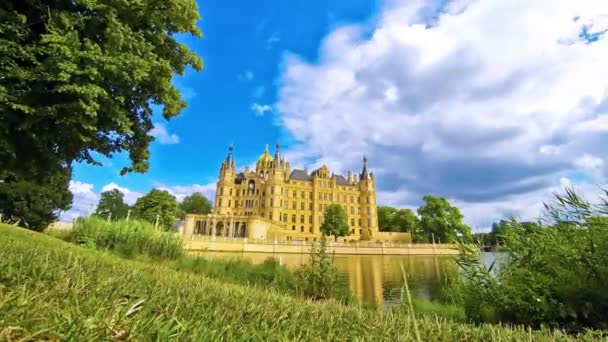 シュヴェリーン宮殿、ドイツの美しい景色 — ストック動画