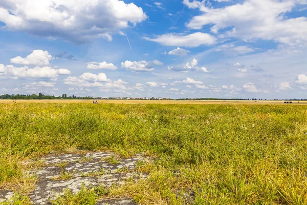 Berlin Tempelhof Airport, former airport of Berlin, Germany — Stock Photo, Image