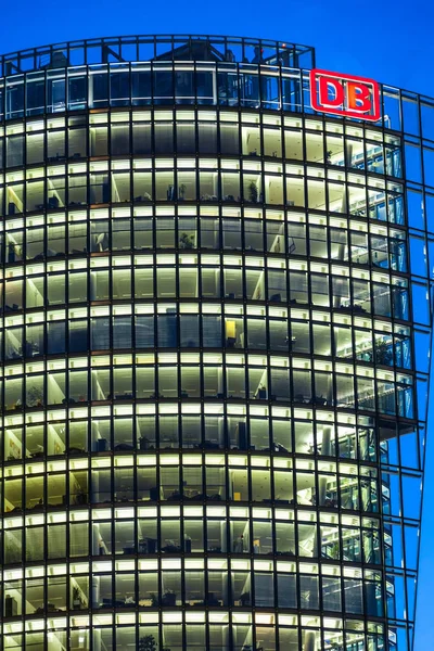 Bahntower, rascacielos en Potsdamer Platz en Berlín, Alemania —  Fotos de Stock