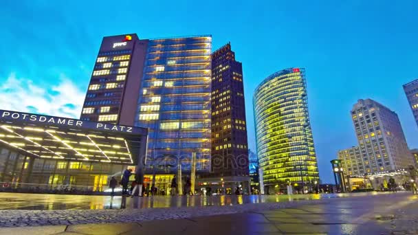 Potsdamer Platz - distrito financiero de Berlín, Alemania — Vídeos de Stock