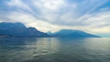 Como Gölü'nün bulutlu manzara. Bellagio kasaba, İtalya