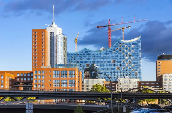 Speicherstadt distrito con edificio Elbphilharmonie en Hamburgo — Foto de Stock