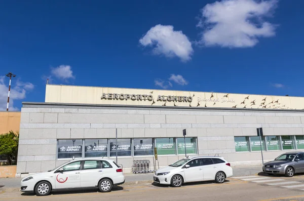 Aeropuerto Alghero-Fertilia en la isla de Cerdeña, Italia —  Fotos de Stock