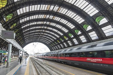 Milan Merkez Tren Garı (Milano Centrale), İtalya