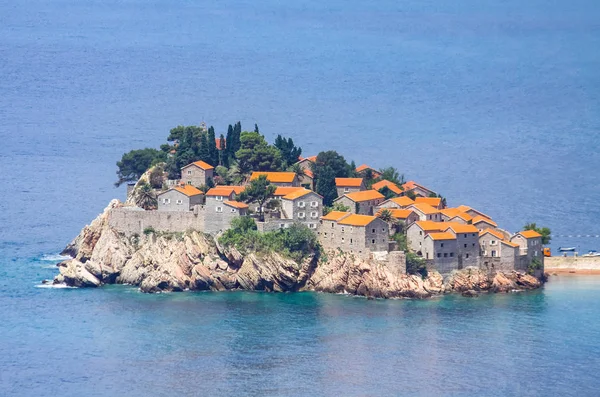 Isla de Sveti Stefan, Mar Adriático, Montenegro — Foto de Stock