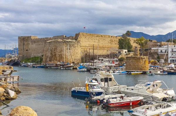 Kyrenia (Girne) antigo porto, Norte de Chipre — Fotografia de Stock