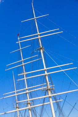 Halatlar ve gemi direkleri 