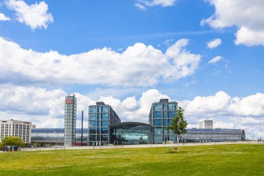Berlin Merkez Tren İstasyonu (Berlin Hauptbahnhof)