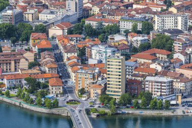 Havadan görünümü Lecco şehir ve Lake Como, İtalya