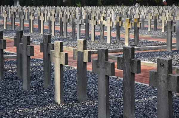 Zeitenlik, der alliierte Soldatenfriedhof und der Gedenkpark wwi in Thessaloniki, Griechenland — Stockfoto