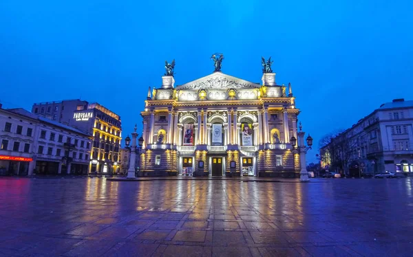 Lviv National Academic Theater of Opera and Ballet, Ukraine — Stock Photo, Image