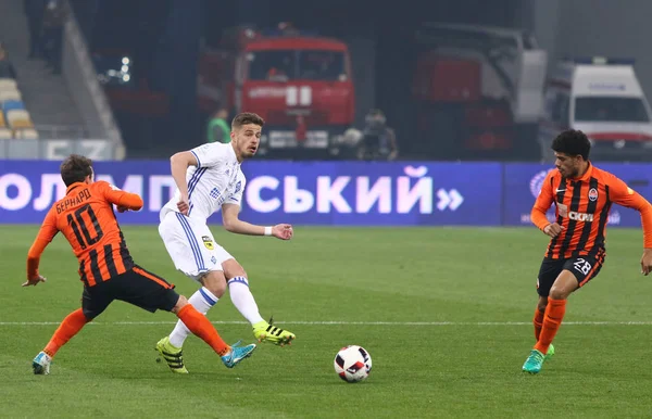 Ukraińska Premier League: Dynamo Kyiv przeciwko Szachtar — Zdjęcie stockowe