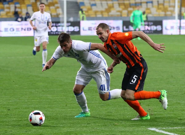 Ukraińska Premier League: Dynamo Kyiv przeciwko Szachtar — Zdjęcie stockowe